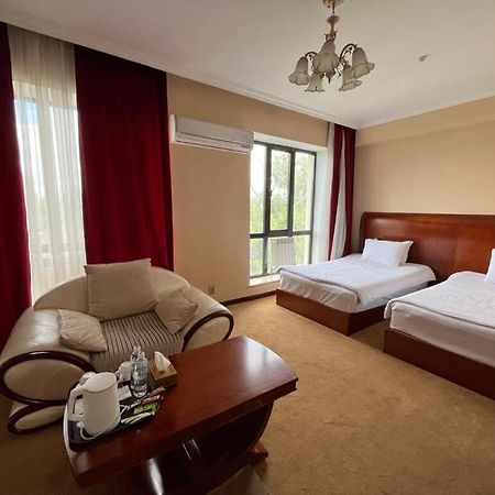 Luxurious Hotel Taraz Exterior foto