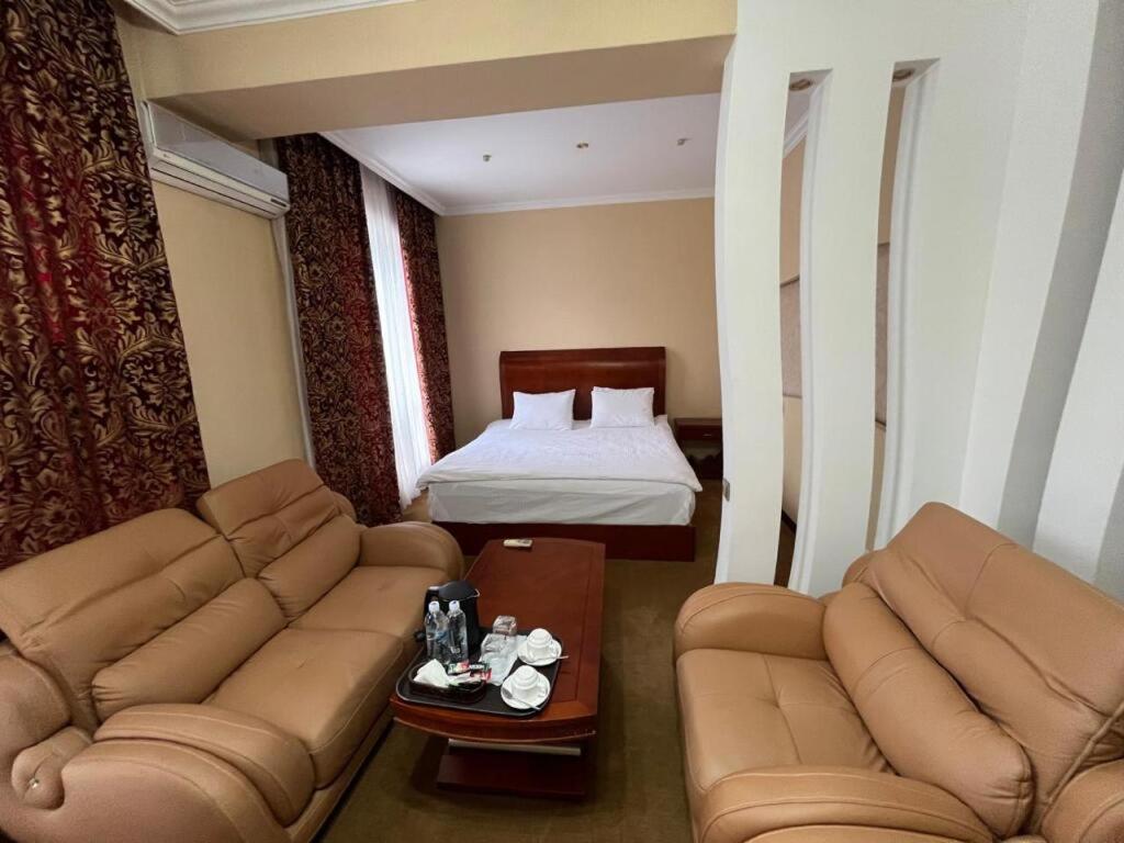 Luxurious Hotel Taraz Exterior foto